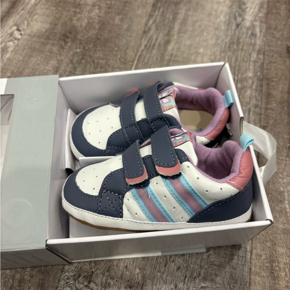 Girls Robeez First Kicks Shoes - Picture 2 of 4